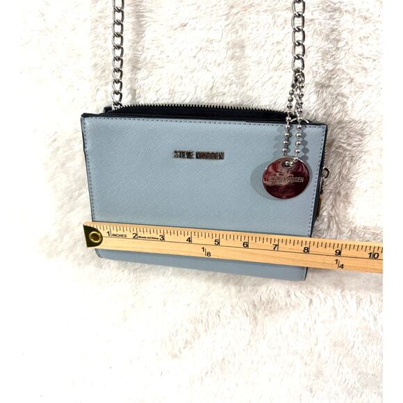 Steve Madden Mini Crossbody Wallet on a Chain Light Gray/Blue Faux Leather - Picture 2 of 9